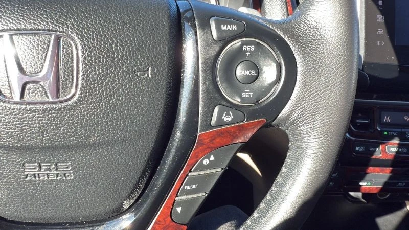 2016 Honda Pilot 3rd Gen - Image 11 of 12