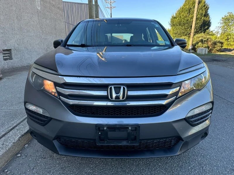2016 Honda Pilot 3rd Gen - Image 2 of 12