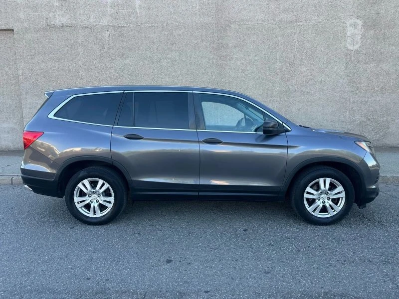 2016 Honda Pilot 3rd Gen - Image 4 of 12