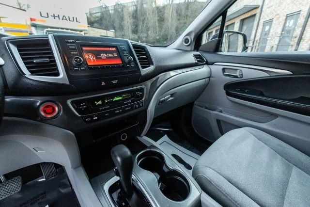 2016 Honda Pilot 3rd Gen - Image 20 of 21