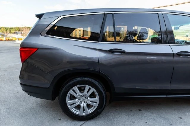 2016 Honda Pilot 3rd Gen - Image 9 of 21