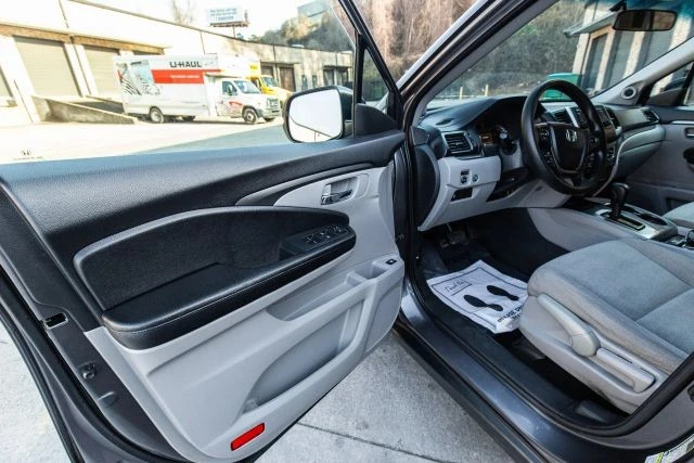 2016 Honda Pilot 3rd Gen - Image 16 of 21