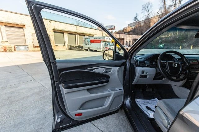 2016 Honda Pilot 3rd Gen - Image 15 of 21