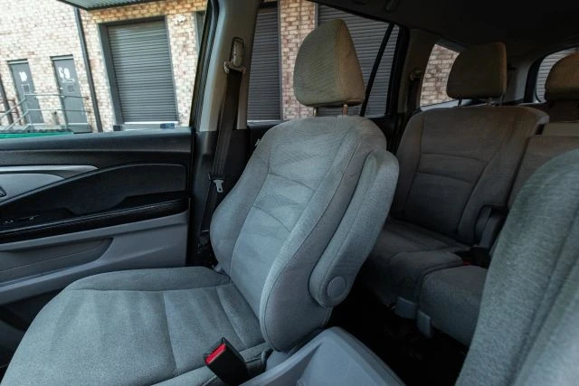 2016 Honda Pilot 3rd Gen - Image 19 of 21