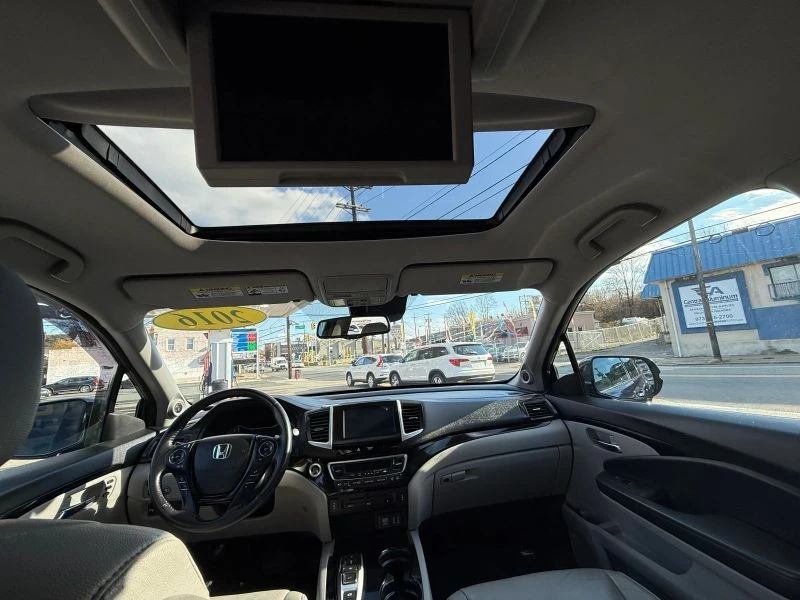 2016 Honda Pilot 3rd Gen - Image 5 of 9