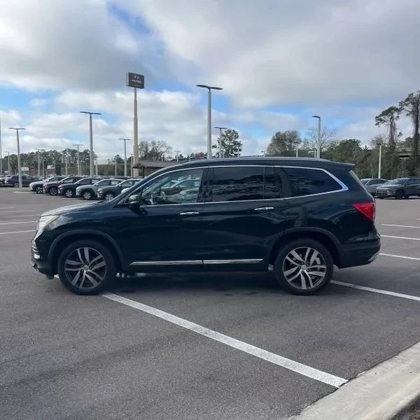 2016 Honda Pilot 3rd Gen - Image 3 of 12