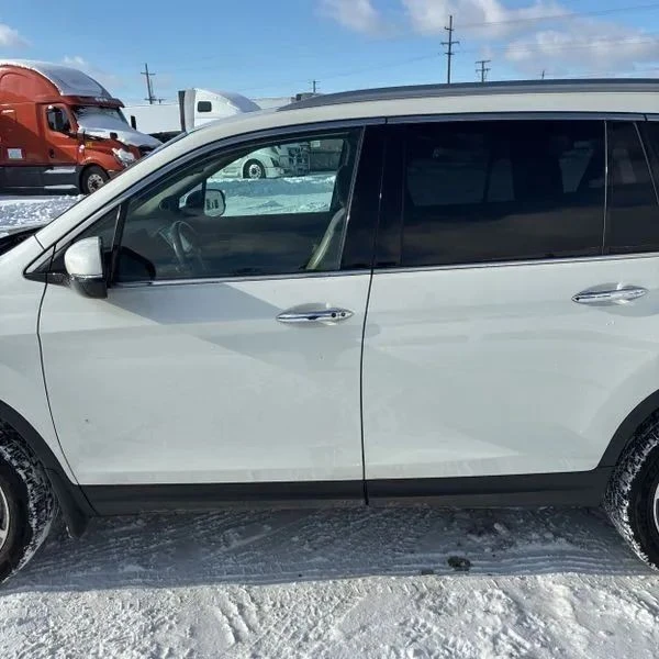 2016 Honda Pilot 3rd Gen - Image 4 of 12