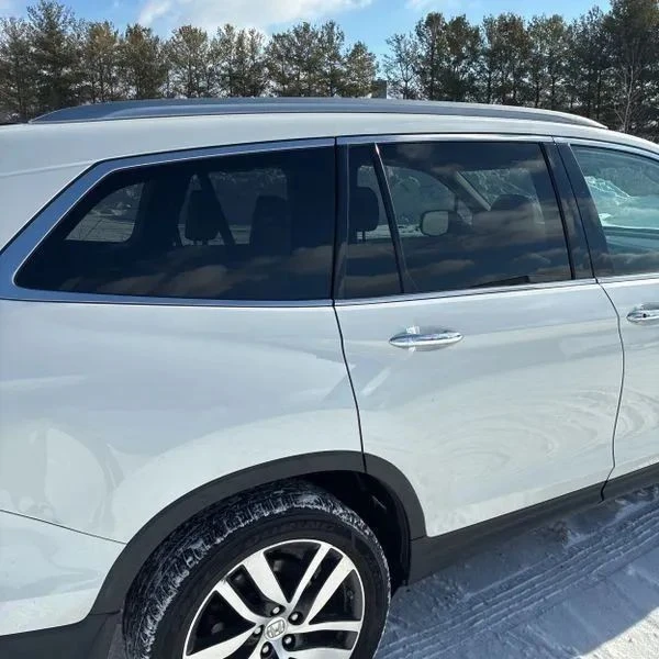 2016 Honda Pilot 3rd Gen - Image 5 of 12