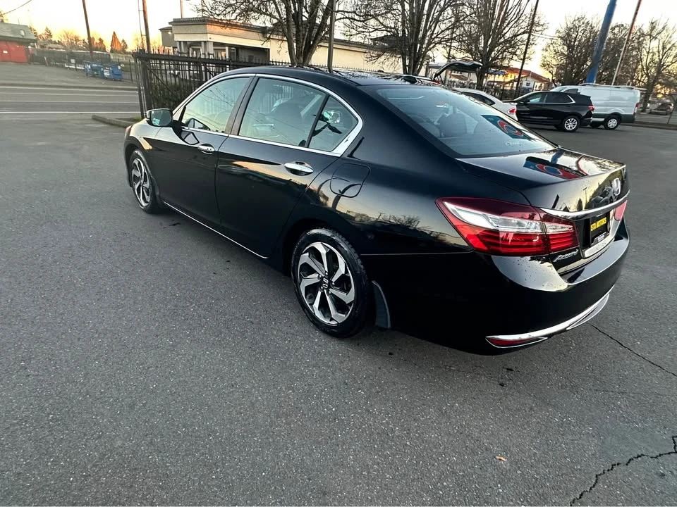 2016 Honda Accord 9th Gen - Image 6 of 11