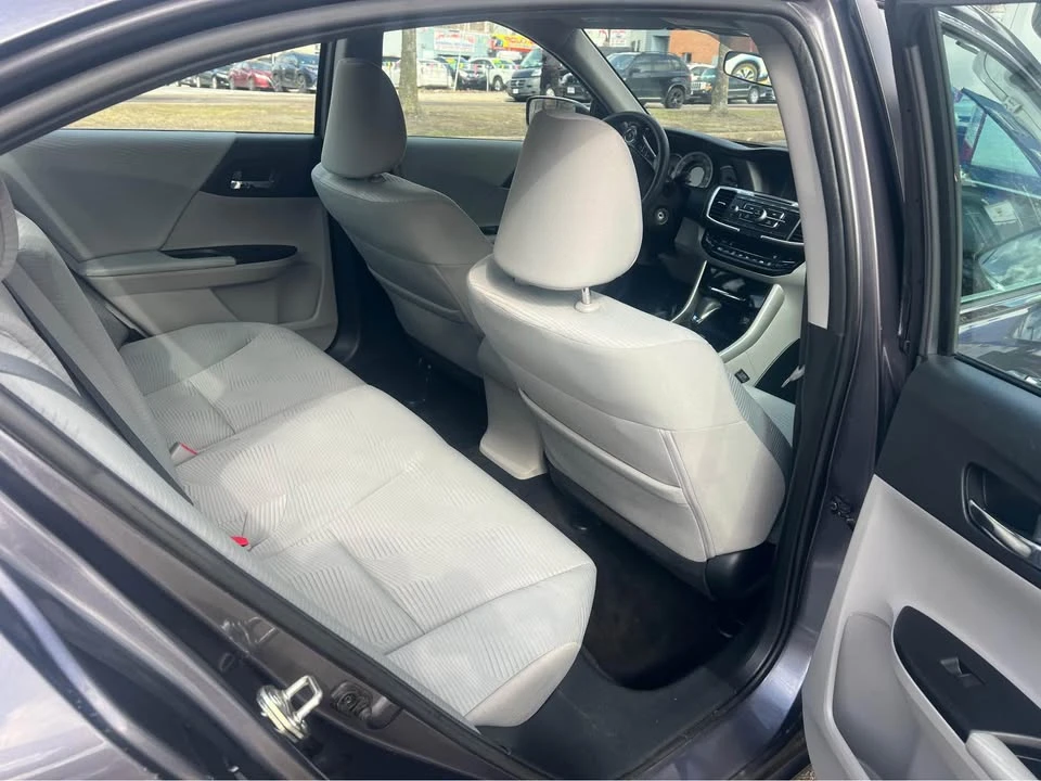 2016 Honda Accord 9th Gen - Image 4 of 15