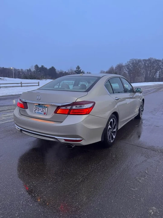 2016 Honda Accord 9th Gen - Image 4 of 9