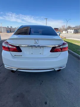 2016 Honda Accord 9th Gen - Image 4 of 10