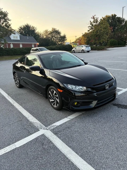 2016 Honda Civic 10th Gen - Image 3 of 12
