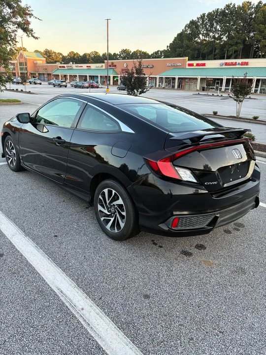 2016 Honda Civic 10th Gen - Image 5 of 12