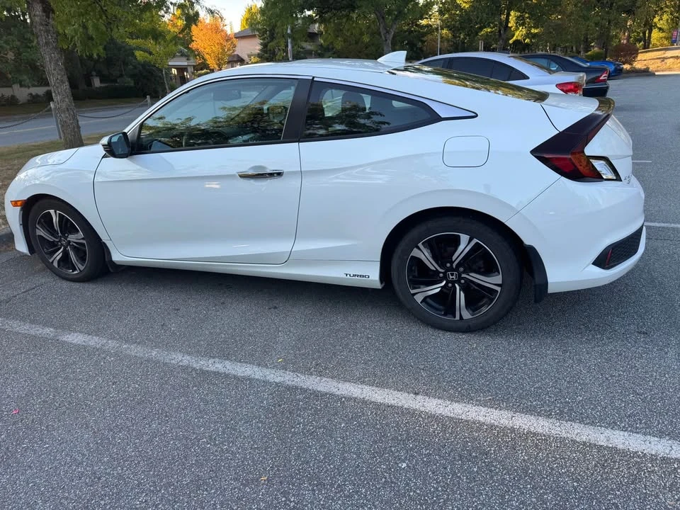 2016 Honda Civic 10th Gen - Image 4 of 13