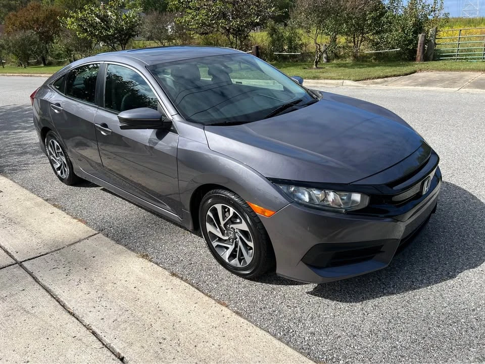 2016 Honda Civic 10th Gen - Image 8 of 13