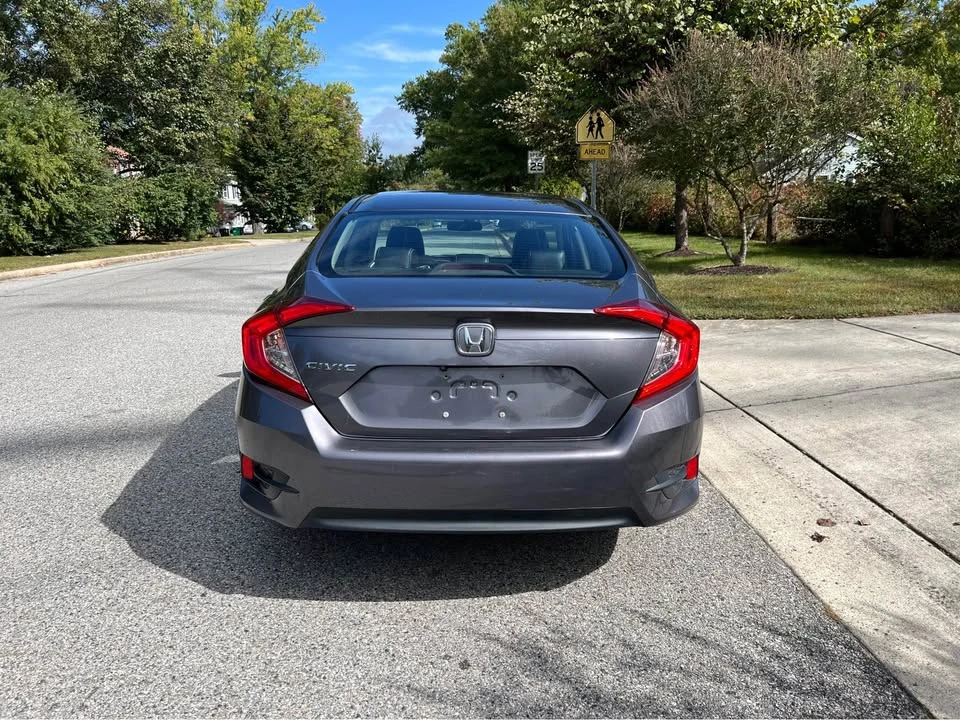 2016 Honda Civic 10th Gen - Image 5 of 13