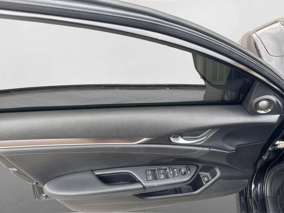 2016 Honda Civic 10th Gen - Image 9 of 20