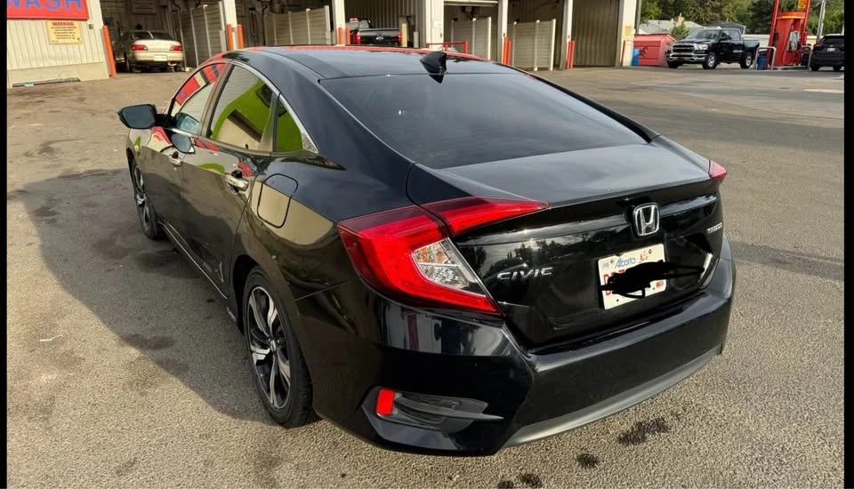2016 Honda Civic 10th Gen - Image 8 of 20