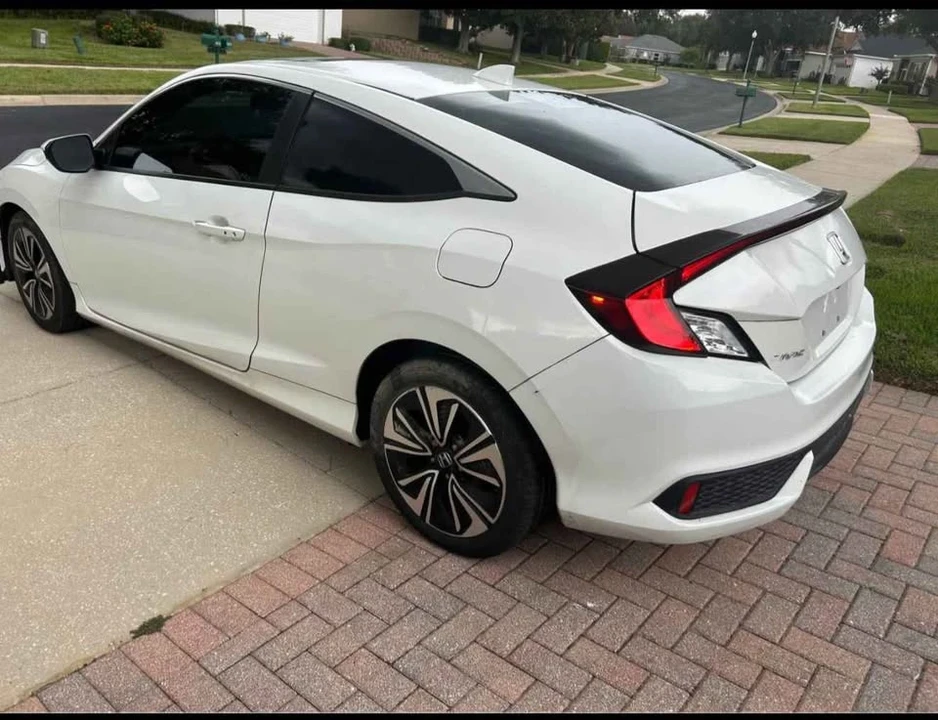2016 Honda Civic 10th Gen - Image 4 of 6