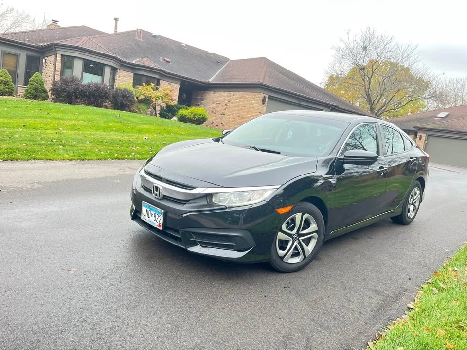 2016 Honda Civic 10th Gen - Image 6 of 13