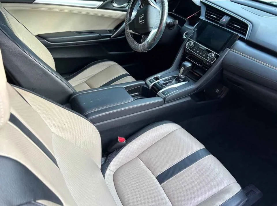 2016 Honda Civic 10th Gen - Image 5 of 6