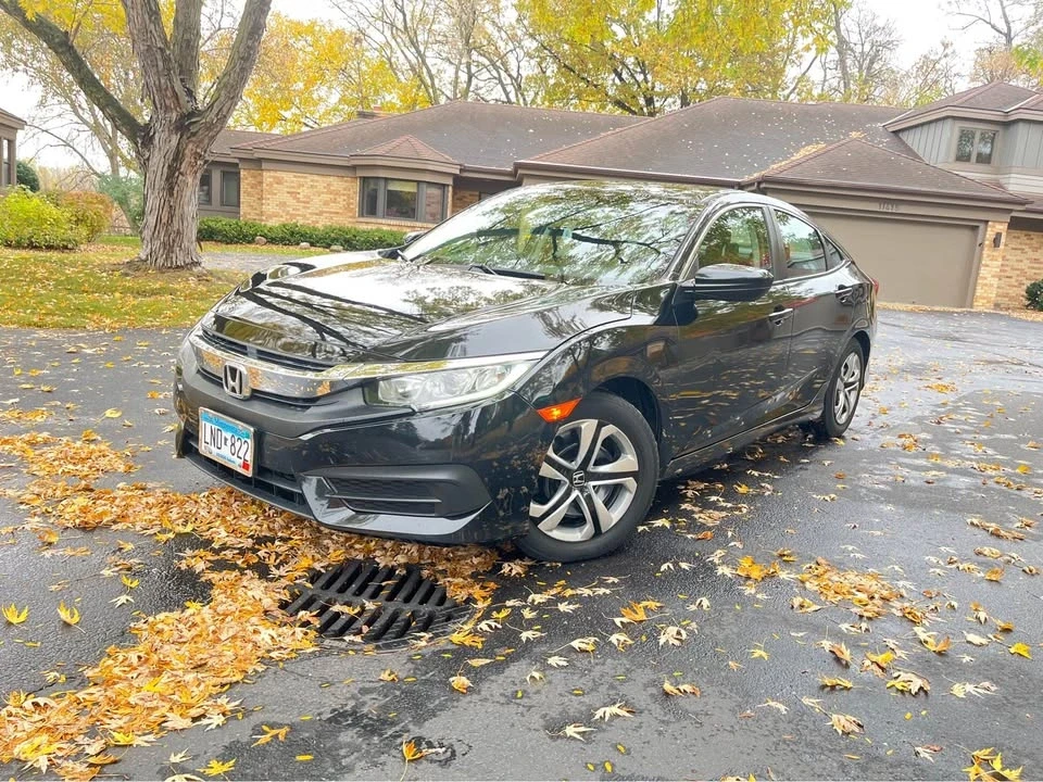 2016 Honda Civic 10th Gen - Image 9 of 13