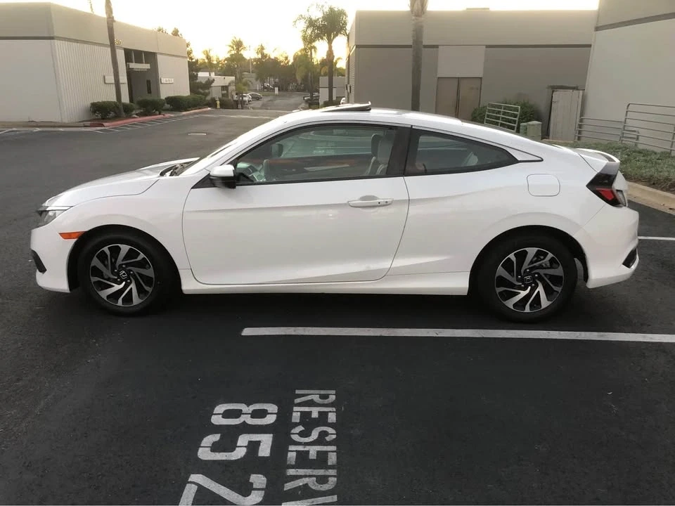 2016 Honda Civic 10th Gen - Image 4 of 13