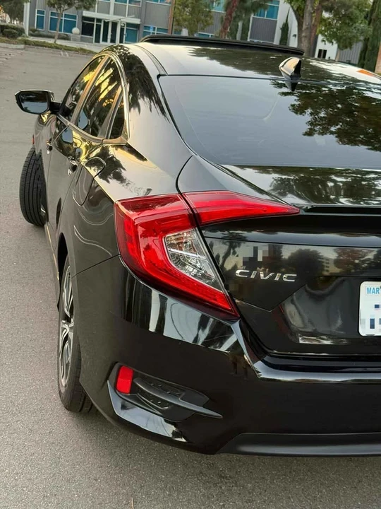 2016 Honda Civic 10th Gen - Image 8 of 14