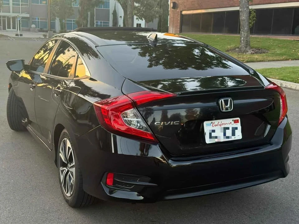 2016 Honda Civic 10th Gen - Image 9 of 14