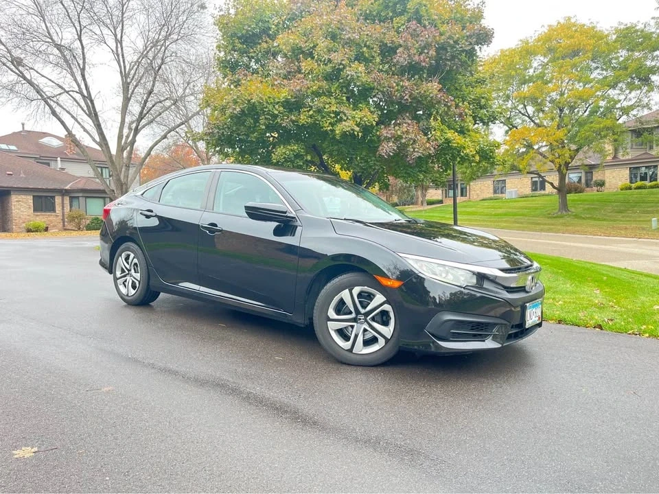 2016 Honda Civic 10th Gen - Image 5 of 13