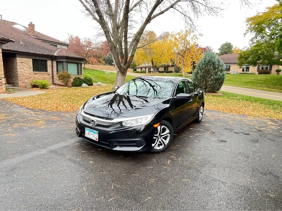2016 Honda Civic 10th Gen - Image 2 of 13