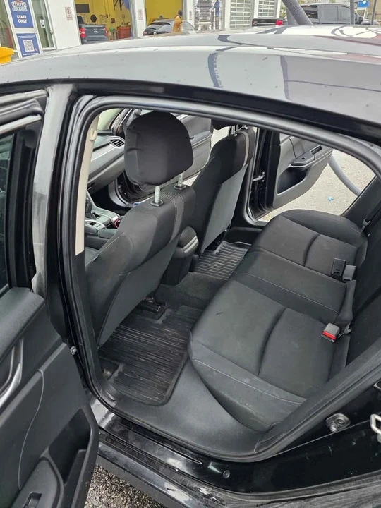 2016 Honda Civic 10th Gen - Image 10 of 13