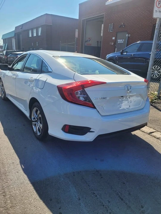 2016 Honda Civic 10th Gen - Image 2 of 9