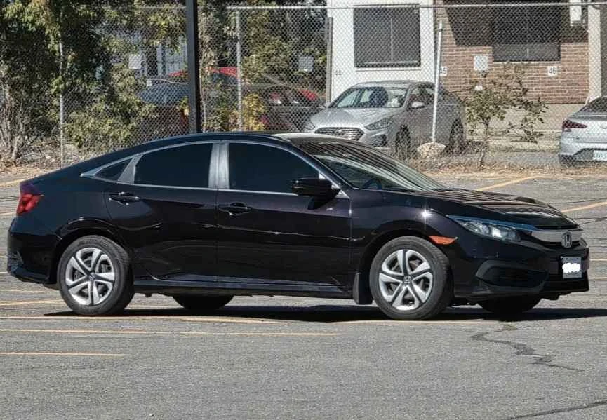 2016 Honda Civic 10th Gen - Image 2 of 6