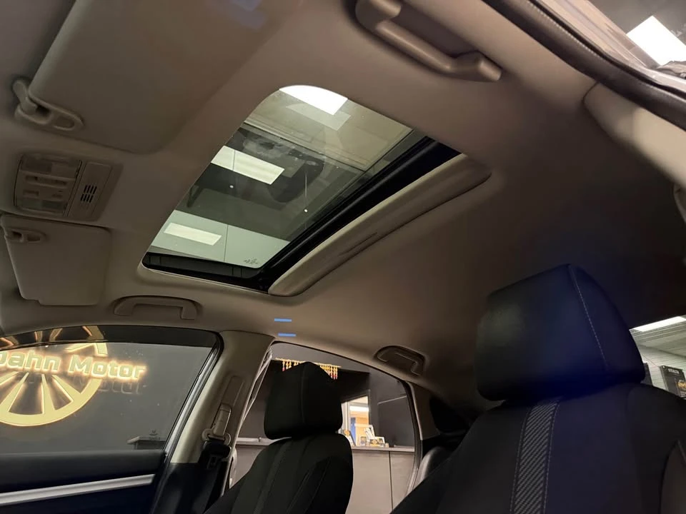 2016 Honda Civic 10th Gen - Image 12 of 15