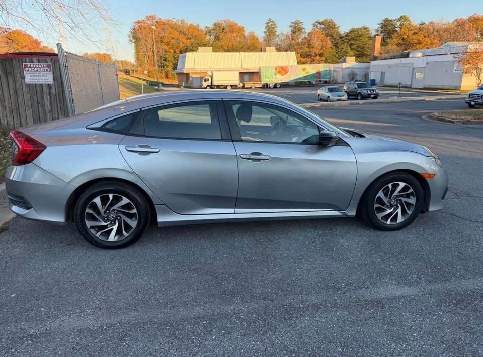 2016 Honda Civic 10th Gen - Image 4 of 8