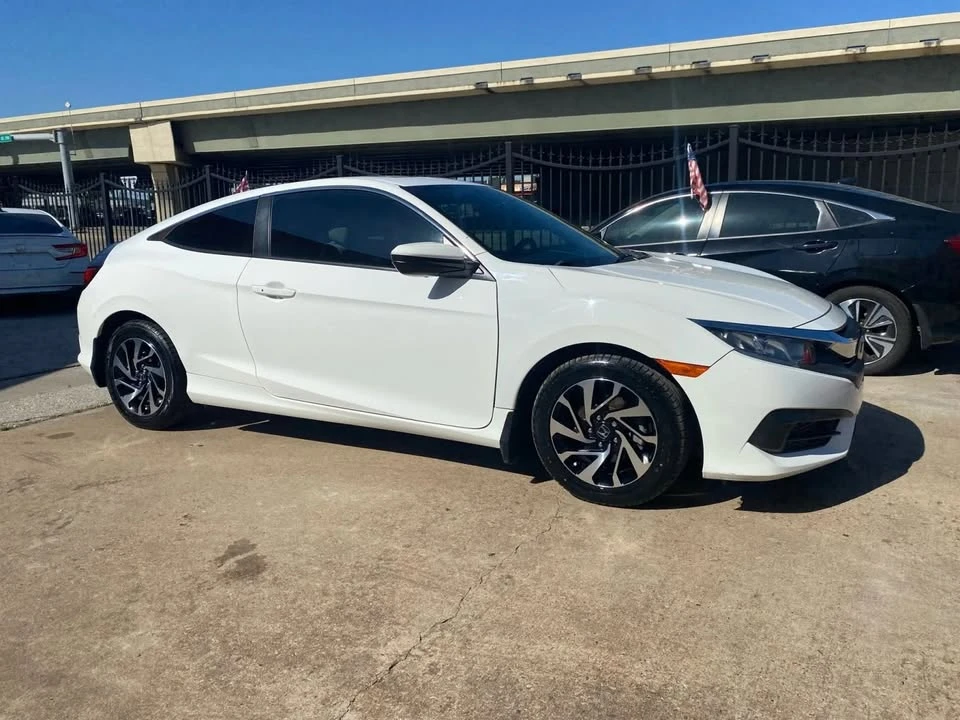 2016 Honda Civic 10th Gen - Image 5 of 19