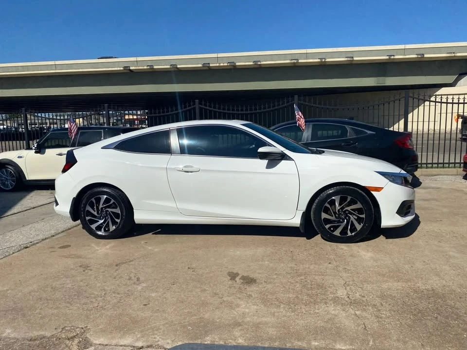 2016 Honda Civic 10th Gen - Image 6 of 19