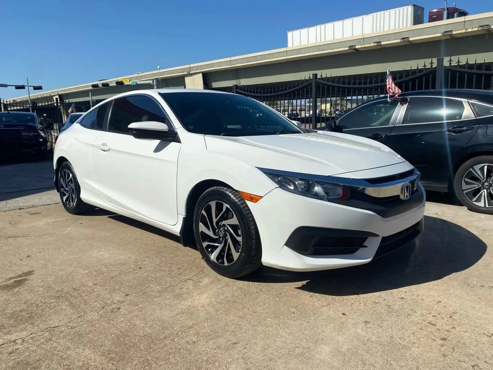 2016 Honda Civic 10th Gen - Image 4 of 19
