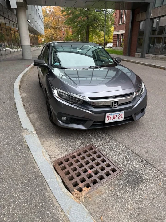2016 Honda Civic 10th Gen - Image 2 of 15