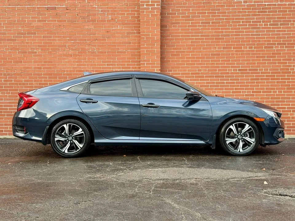 2016 Honda Civic 10th Gen - Image 4 of 20
