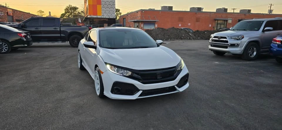 2016 Honda Civic 10th Gen - Image 2 of 8