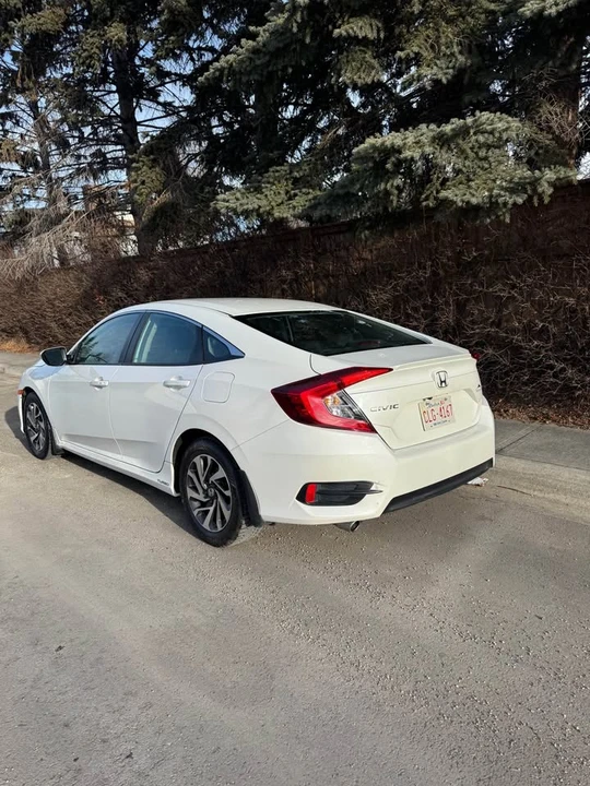 2016 Honda Civic 10th Gen - Image 2 of 5