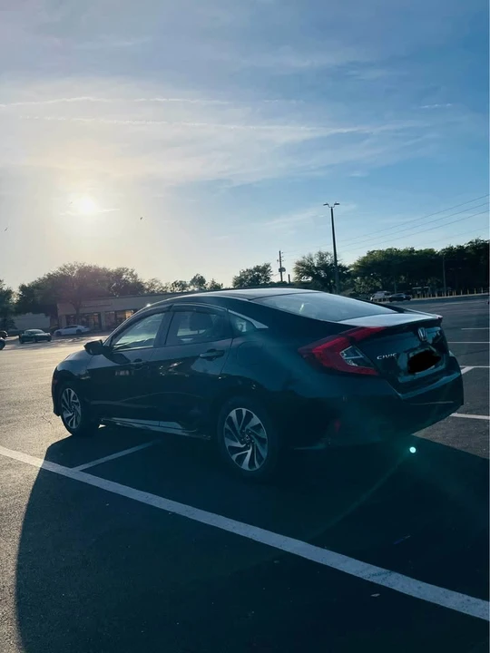 2016 Honda Civic 10th Gen - Image 3 of 11