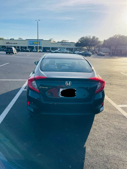 2016 Honda Civic 10th Gen - Image 4 of 11