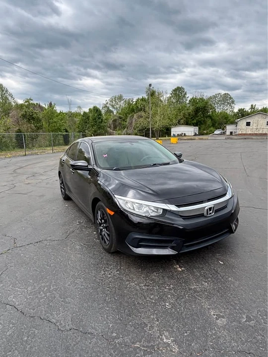 2016 Honda Civic 10th Gen - Image 9 of 16