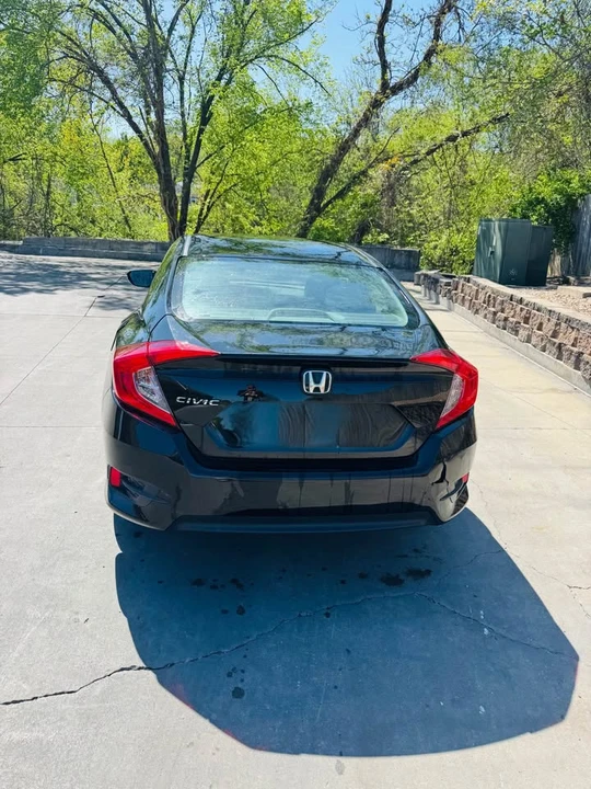 2016 Honda Civic 10th Gen - Image 4 of 6