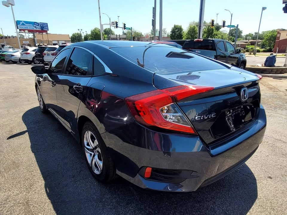 2016 Honda Civic 10th Gen - Image 5 of 18