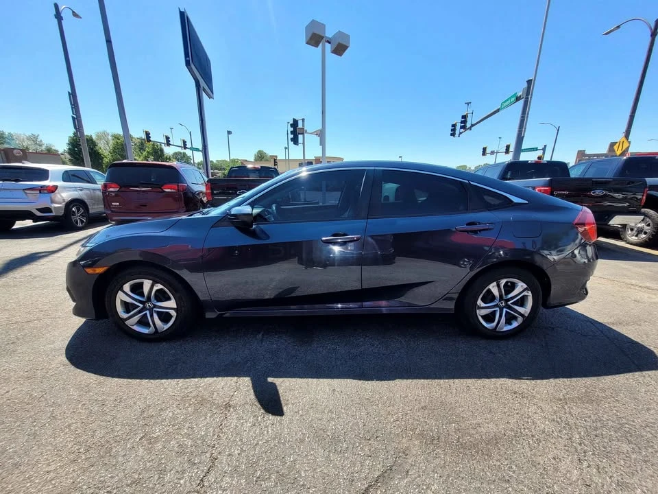 2016 Honda Civic 10th Gen - Image 4 of 18